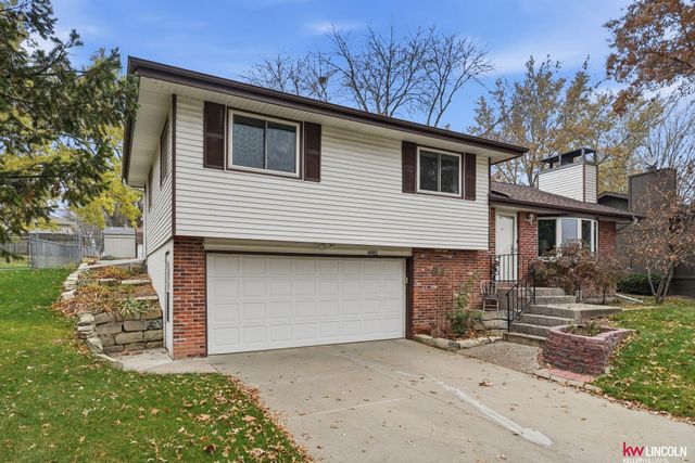 4911 Starling Drive, Lincoln, NE 68516