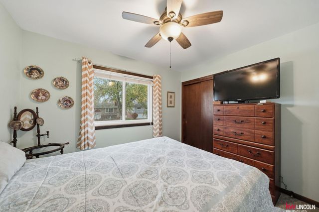 4911 Starling Drive, Lincoln, NE 68516