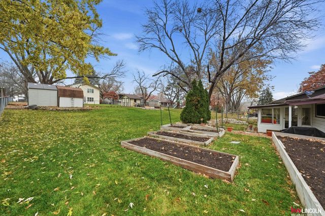 4911 Starling Drive, Lincoln, NE 68516