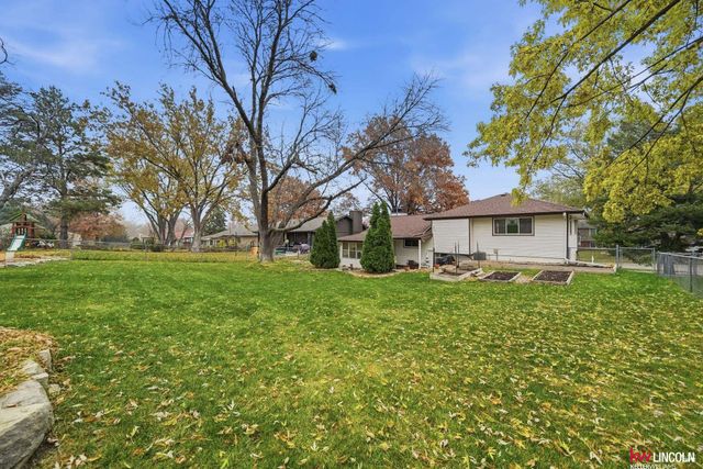 4911 Starling Drive, Lincoln, NE 68516