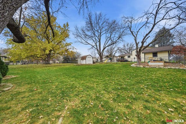 4911 Starling Drive, Lincoln, NE 68516