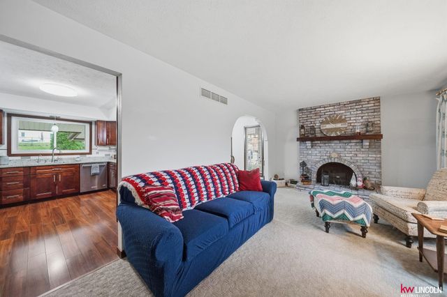 4911 Starling Drive, Lincoln, NE 68516