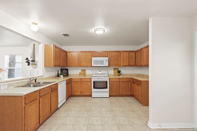 10127 Margarita Hill, Converse, TX 78109