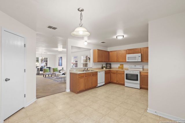 10127 Margarita Hill, Converse, TX 78109