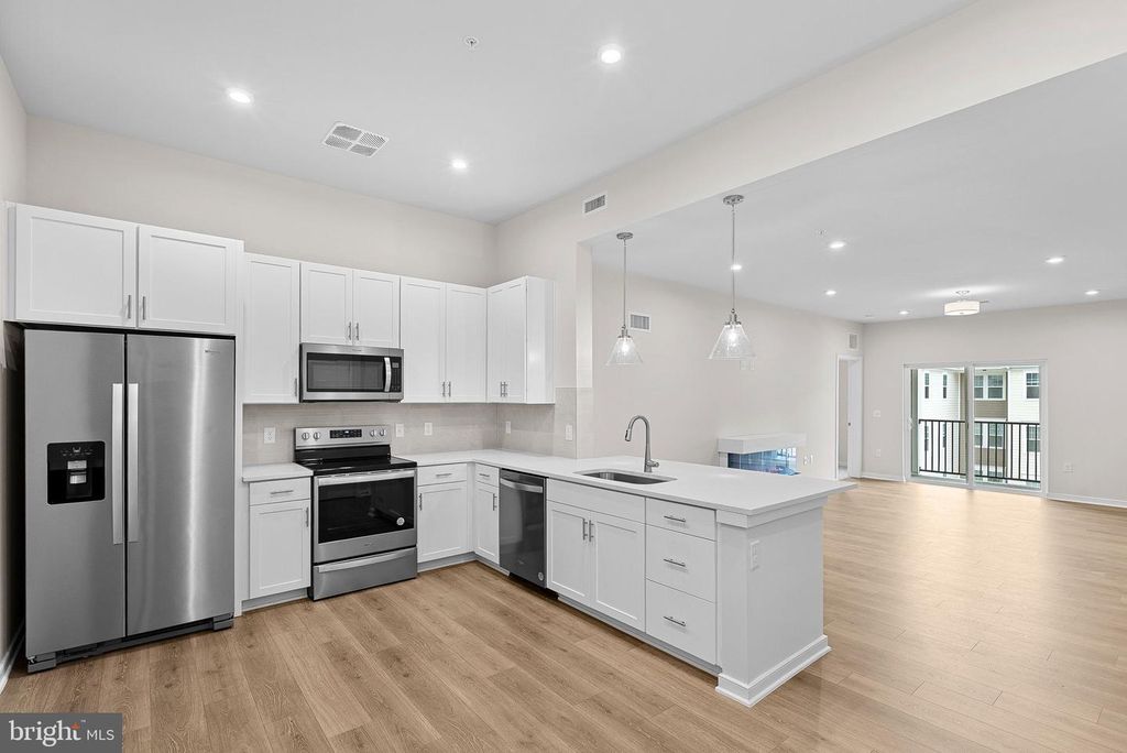 750 MOUNT AIRY TER NE #403A, Leesburg, VA 20176