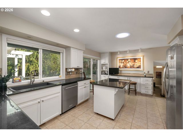 7221 Sw 13TH Dr, Portland, OR 97219