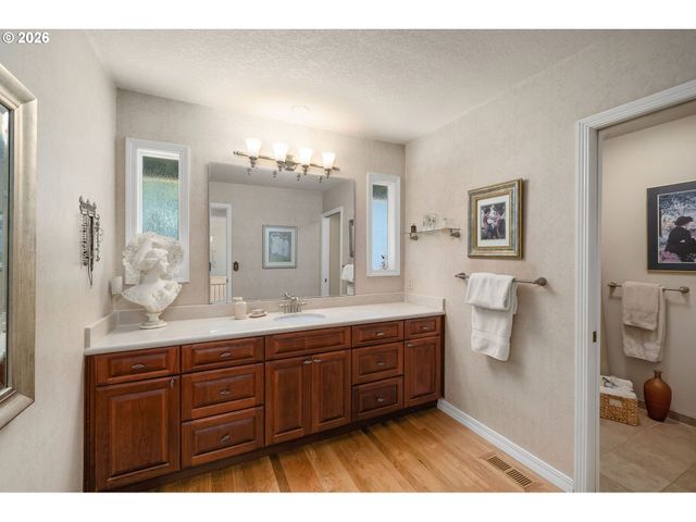 7221 Sw 13TH Dr, Portland, OR 97219