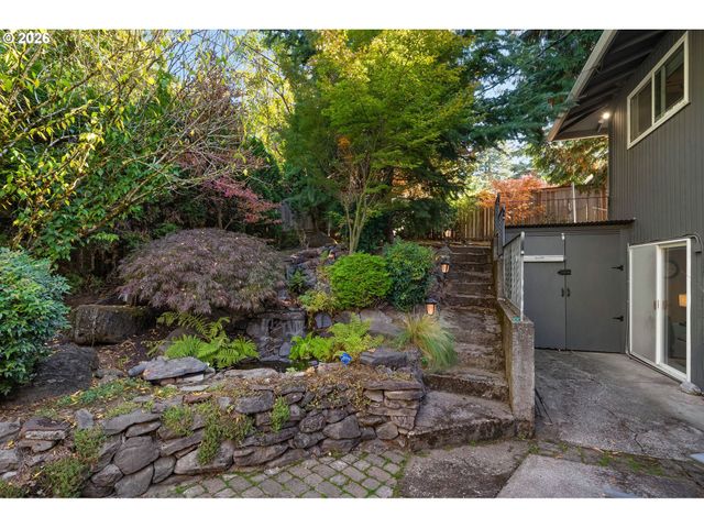 7221 Sw 13TH Dr, Portland, OR 97219