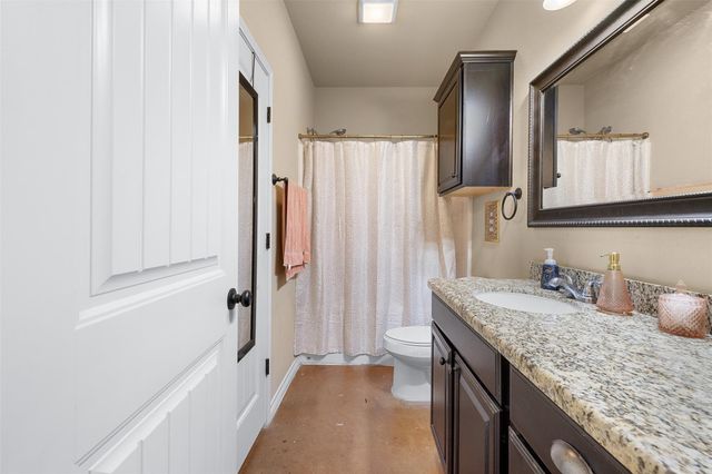 121 Armored Avenue, College Station, TX 77845