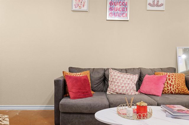 121 Armored Avenue, College Station, TX 77845