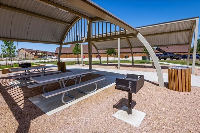 121 Armored Avenue, College Station, TX 77845