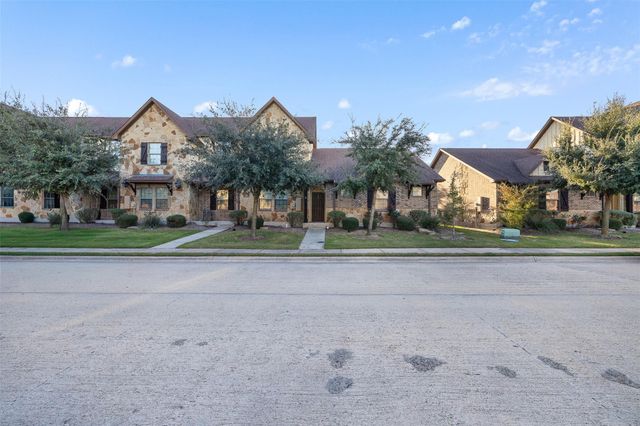 121 Armored Avenue, College Station, TX 77845