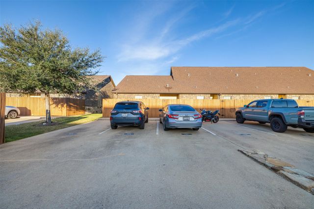 121 Armored Avenue, College Station, TX 77845