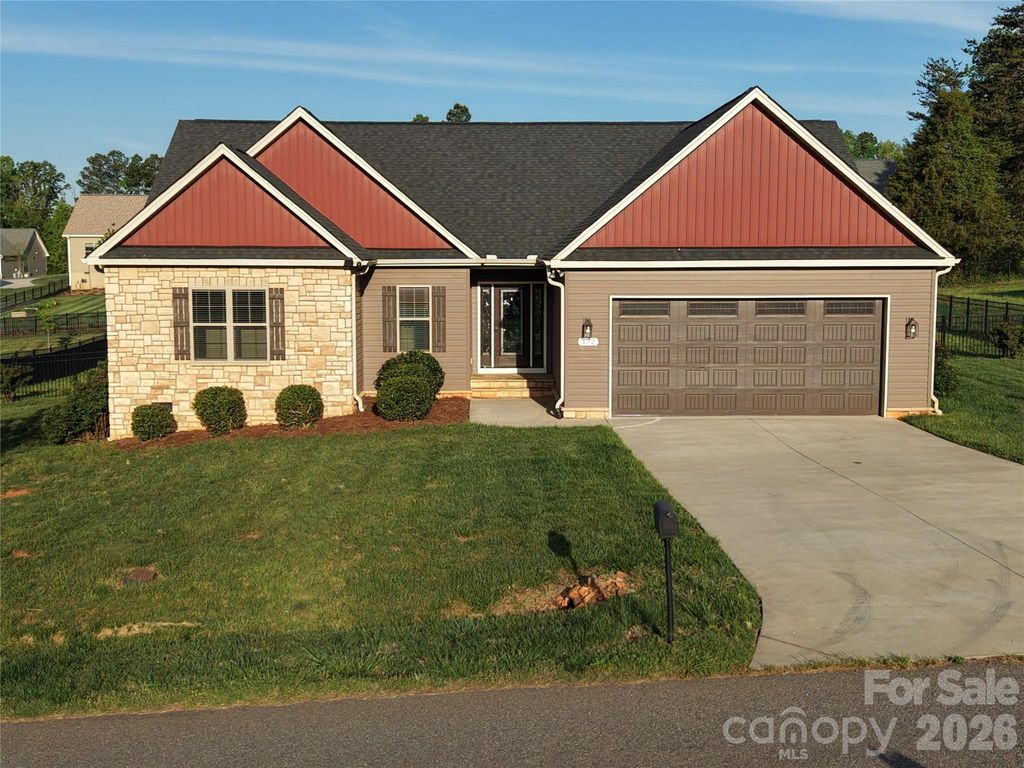 172 Staffordshire Drive, Statesville, NC 28625