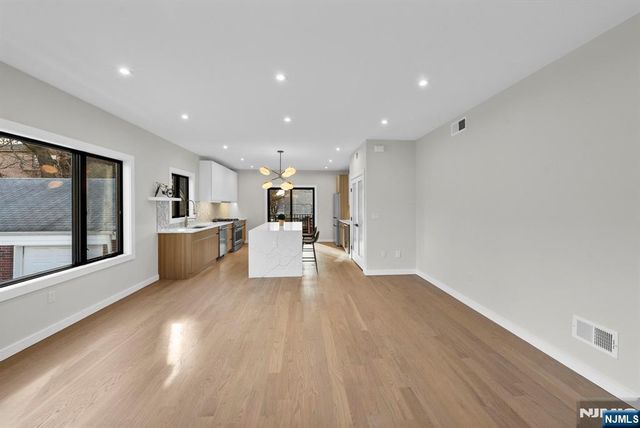 74 Liberty Place, Palisades Park, NJ 07650