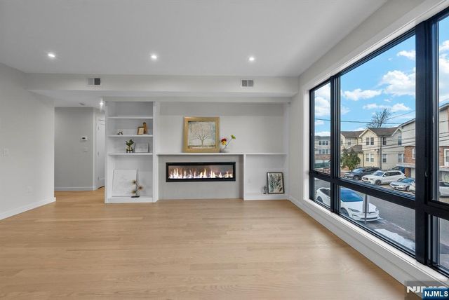 74 Liberty Place, Palisades Park, NJ 07650