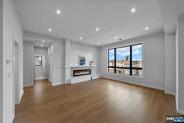 74 Liberty Place, Palisades Park, NJ 07650