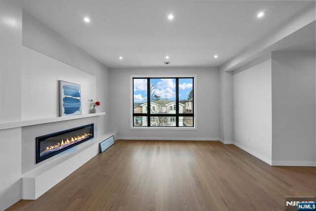 74 Liberty Place, Palisades Park, NJ 07650