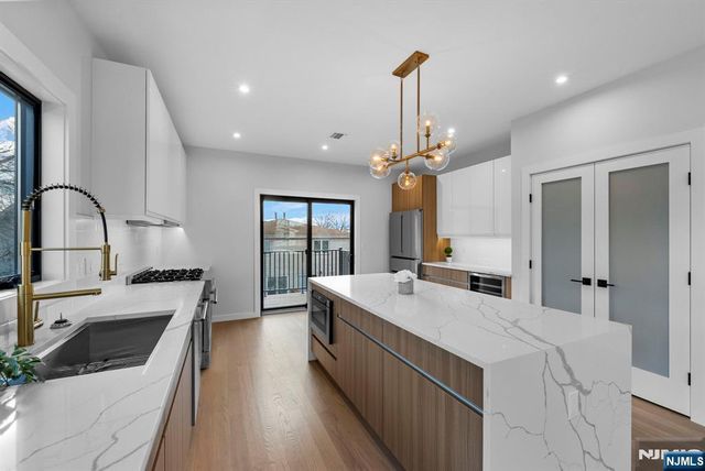 74 Liberty Place, Palisades Park, NJ 07650