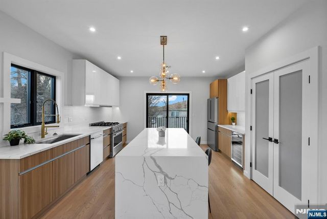 74 Liberty Place, Palisades Park, NJ 07650