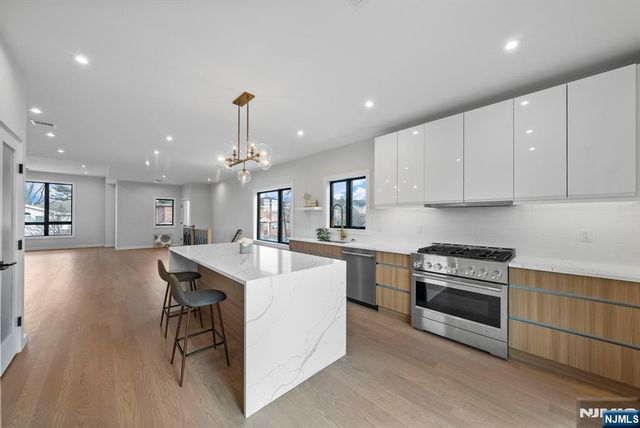 74 Liberty Place, Palisades Park, NJ 07650