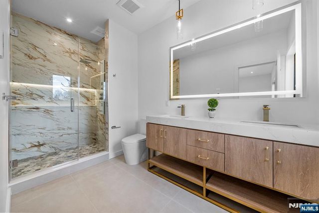 74 Liberty Place, Palisades Park, NJ 07650