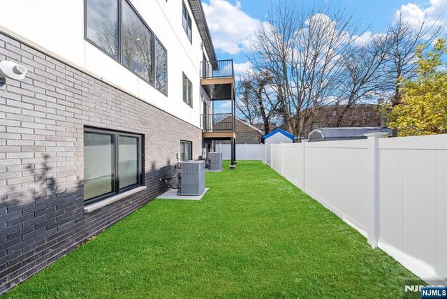 74 Liberty Place, Palisades Park, NJ 07650