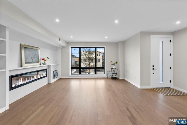 74 Liberty Place, Palisades Park, NJ 07650