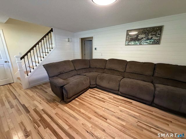 8 Plainview Drive, Plainfield, CT 06374