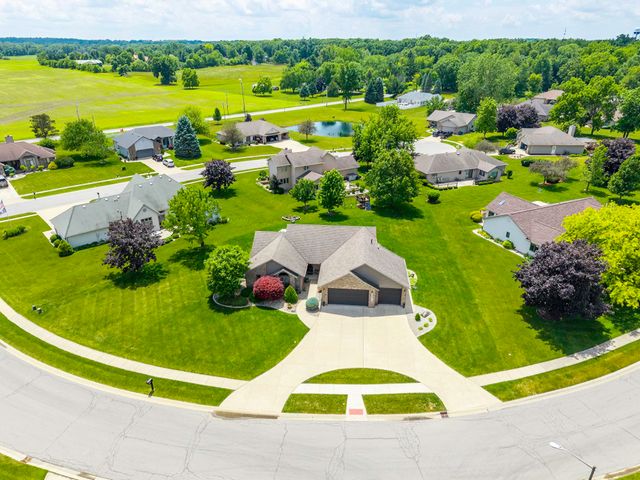 595 N Easton Dr, Angola, IN 46703