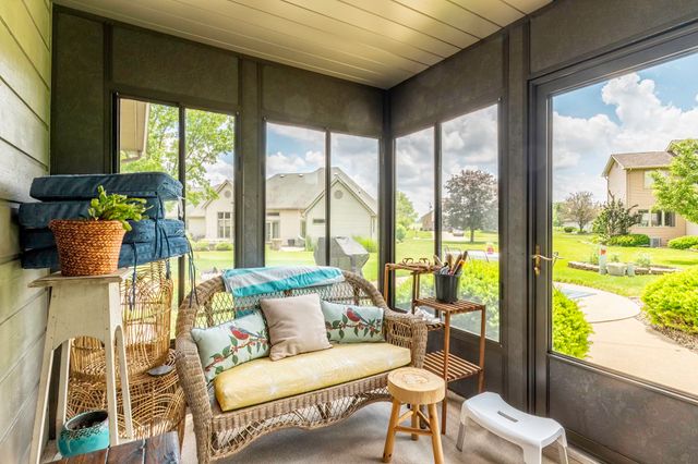 595 N Easton Dr, Angola, IN 46703
