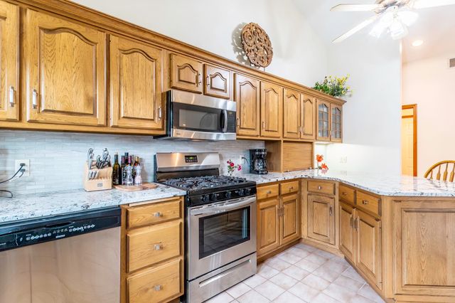 595 N Easton Dr, Angola, IN 46703