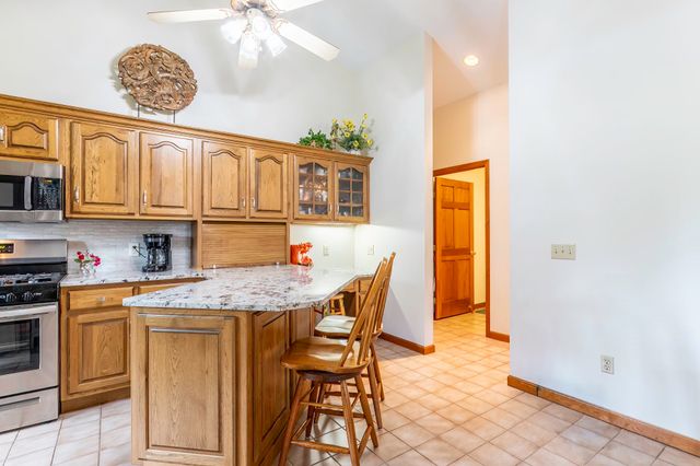 595 N Easton Dr, Angola, IN 46703