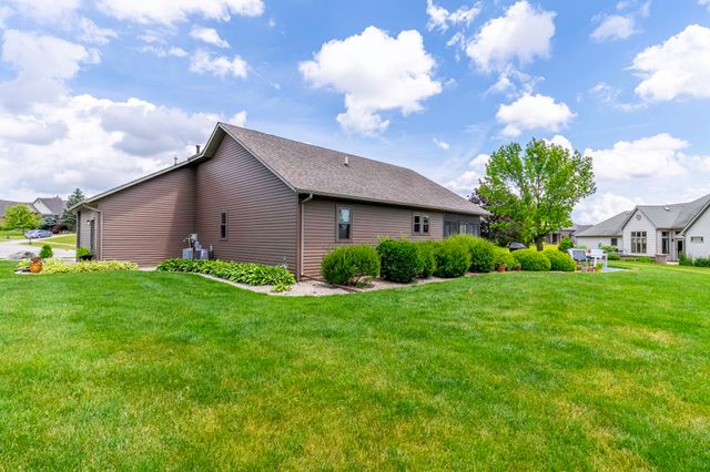 595 N Easton Dr, Angola, IN 46703