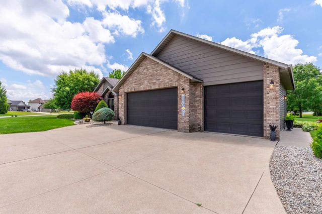 595 N Easton Dr, Angola, IN 46703