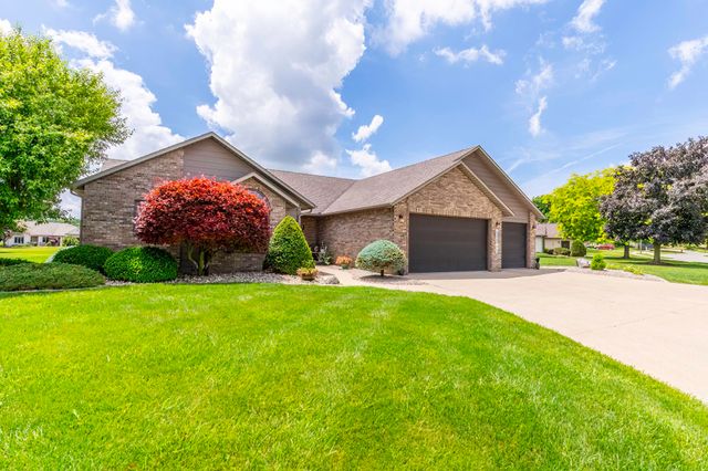 595 N Easton Dr, Angola, IN 46703