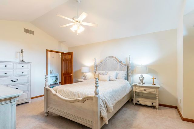 595 N Easton Dr, Angola, IN 46703