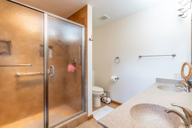 595 N Easton Dr, Angola, IN 46703