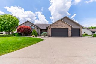 595 N Easton Dr, Angola, IN 46703
