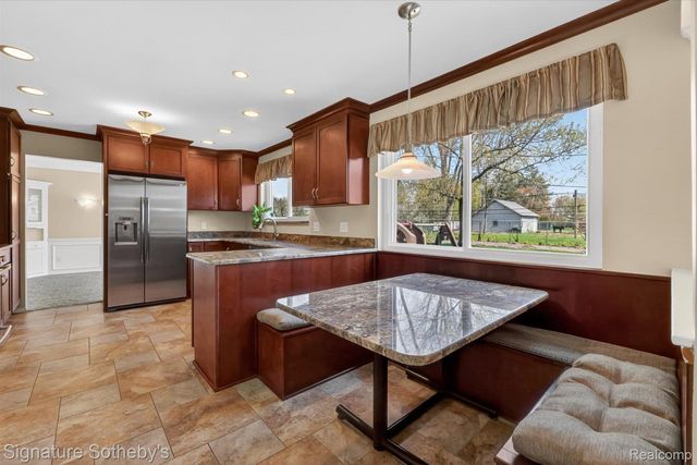 4284 Cherrywood Drive, Troy, MI 48098