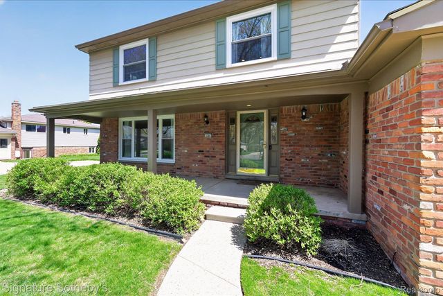 4284 Cherrywood Drive, Troy, MI 48098