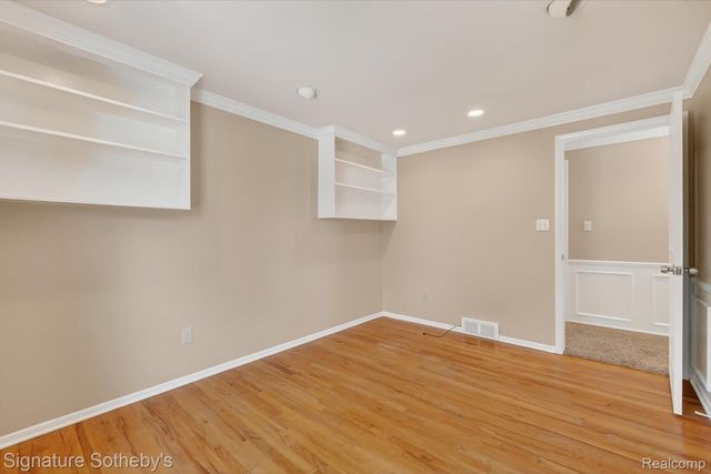 4284 Cherrywood Drive, Troy, MI 48098
