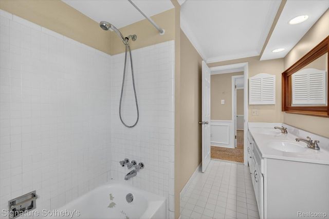 4284 Cherrywood Drive, Troy, MI 48098