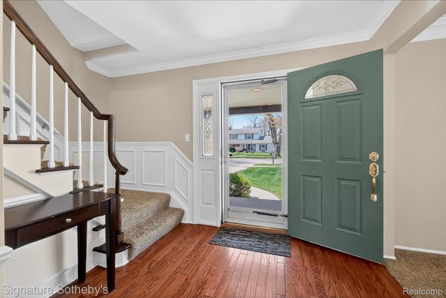 4284 Cherrywood Drive, Troy, MI 48098