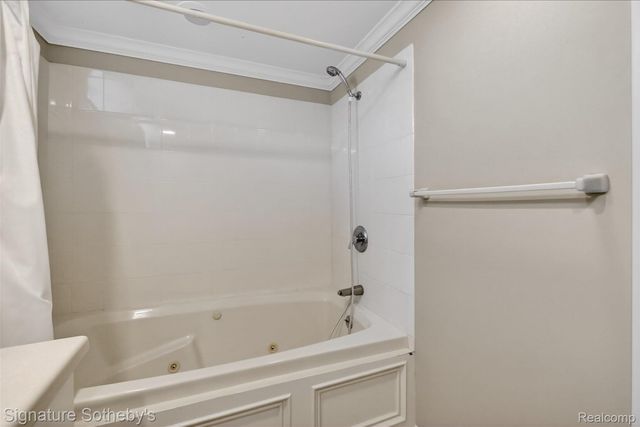 4284 Cherrywood Drive, Troy, MI 48098