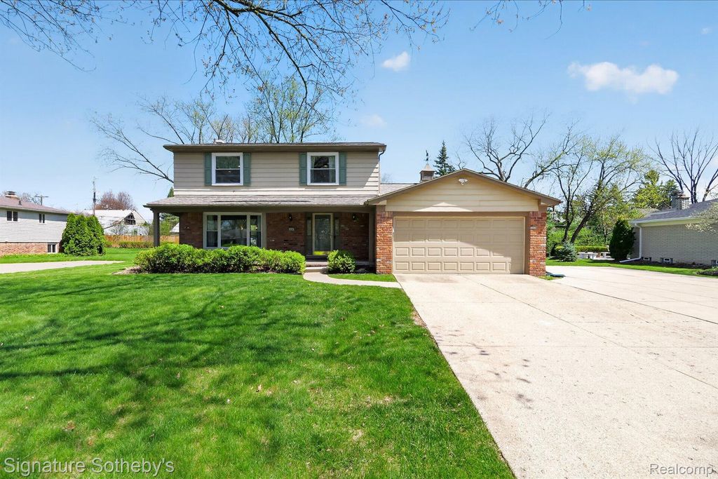 4284 Cherrywood Drive, Troy, MI 48098