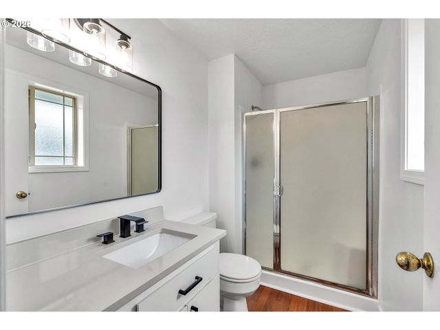 6404 Se CARLTON St, Portland, OR 97206
