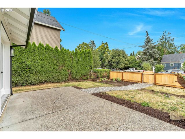 6404 Se CARLTON St, Portland, OR 97206