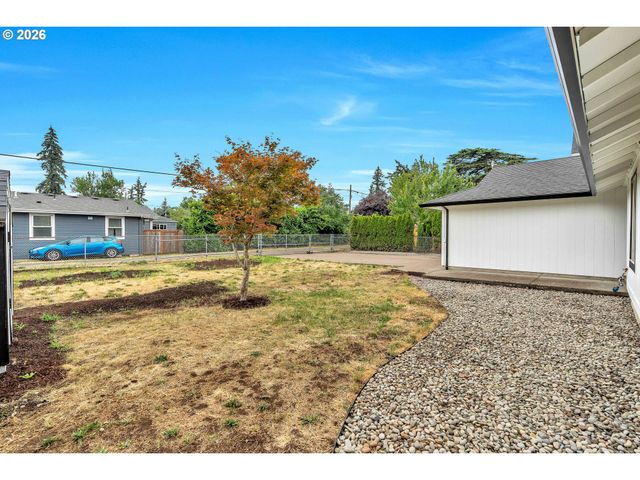 6404 Se CARLTON St, Portland, OR 97206