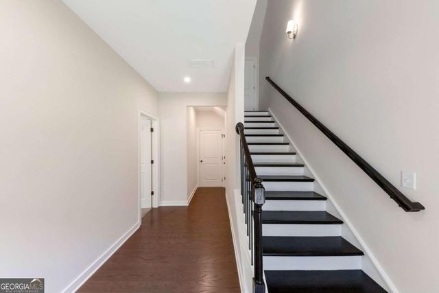 2130 Holtz Lane, Atlanta, GA 30318